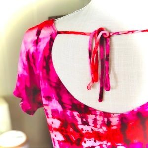 MADE | XS/S | For Me - - Red Pink Tie Dye Side Scrunch Short Sleeve Crop Top